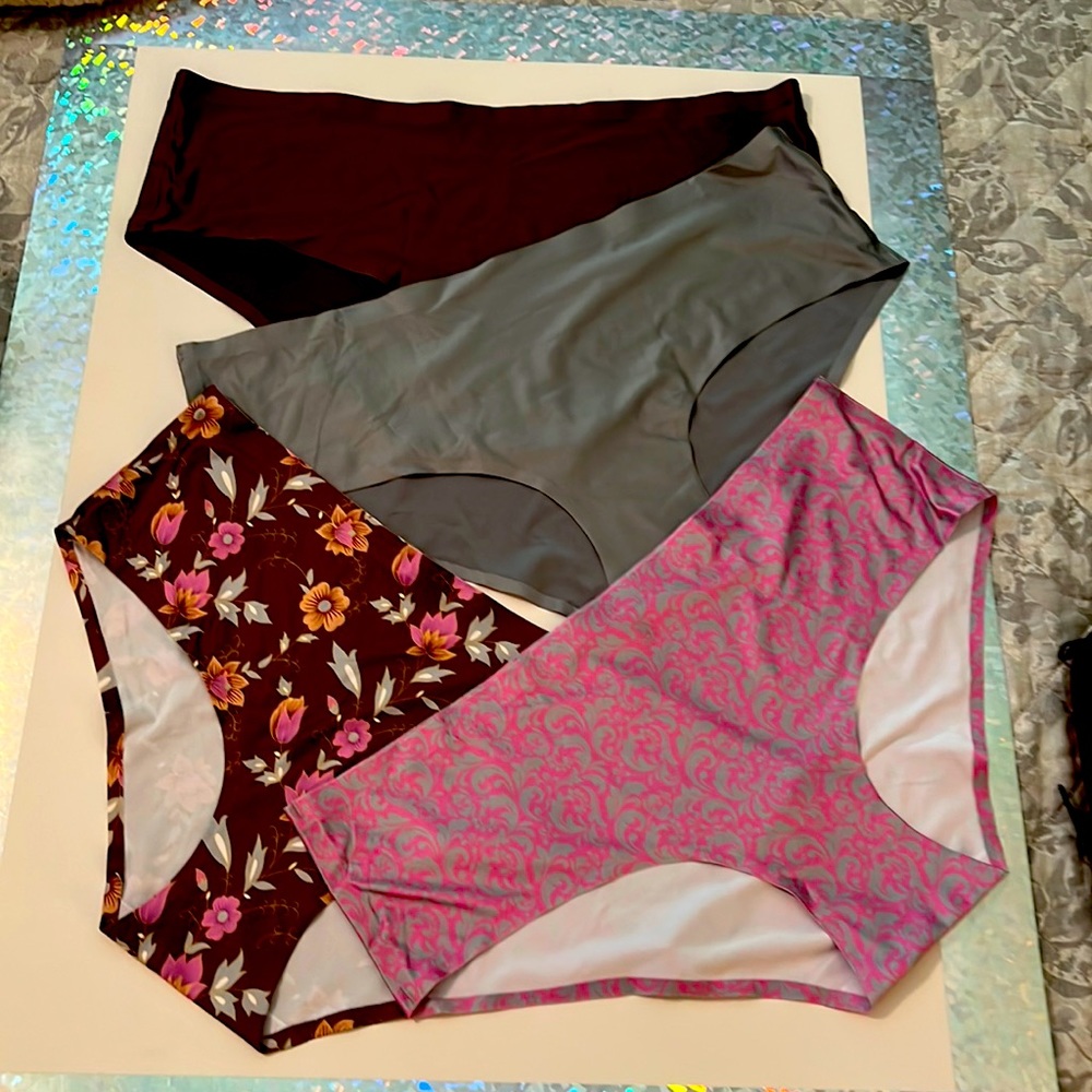 😺 Mid rise panties by YMI, BRAND NEW, OPENED PACKAGE COULD NOT RETURN , too big!